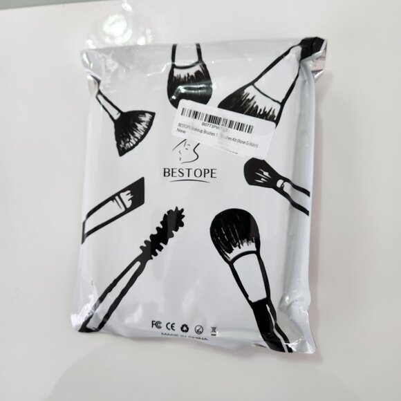 Super Soft Make-Up Brushes and Faux Pearl Necklace Combo - Picture 2 of 5